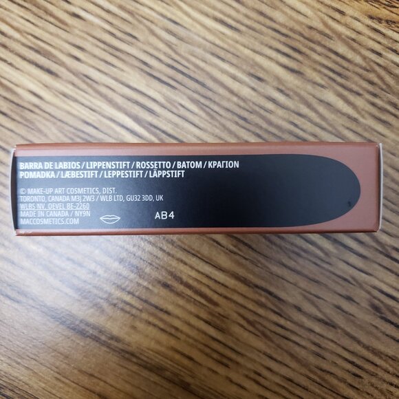 MAC MACximal Matte Lipstick Yash - Picture 3 of 3